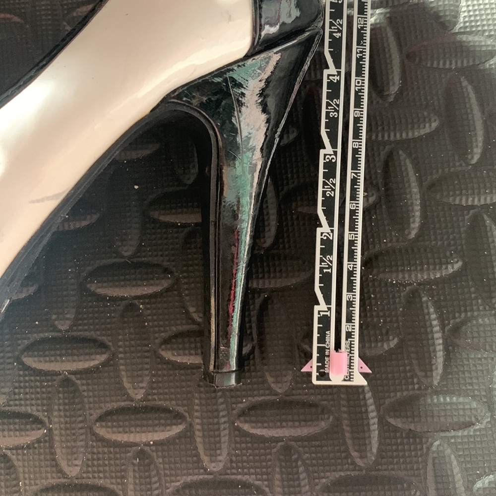 Heels - Picture 2 of 7